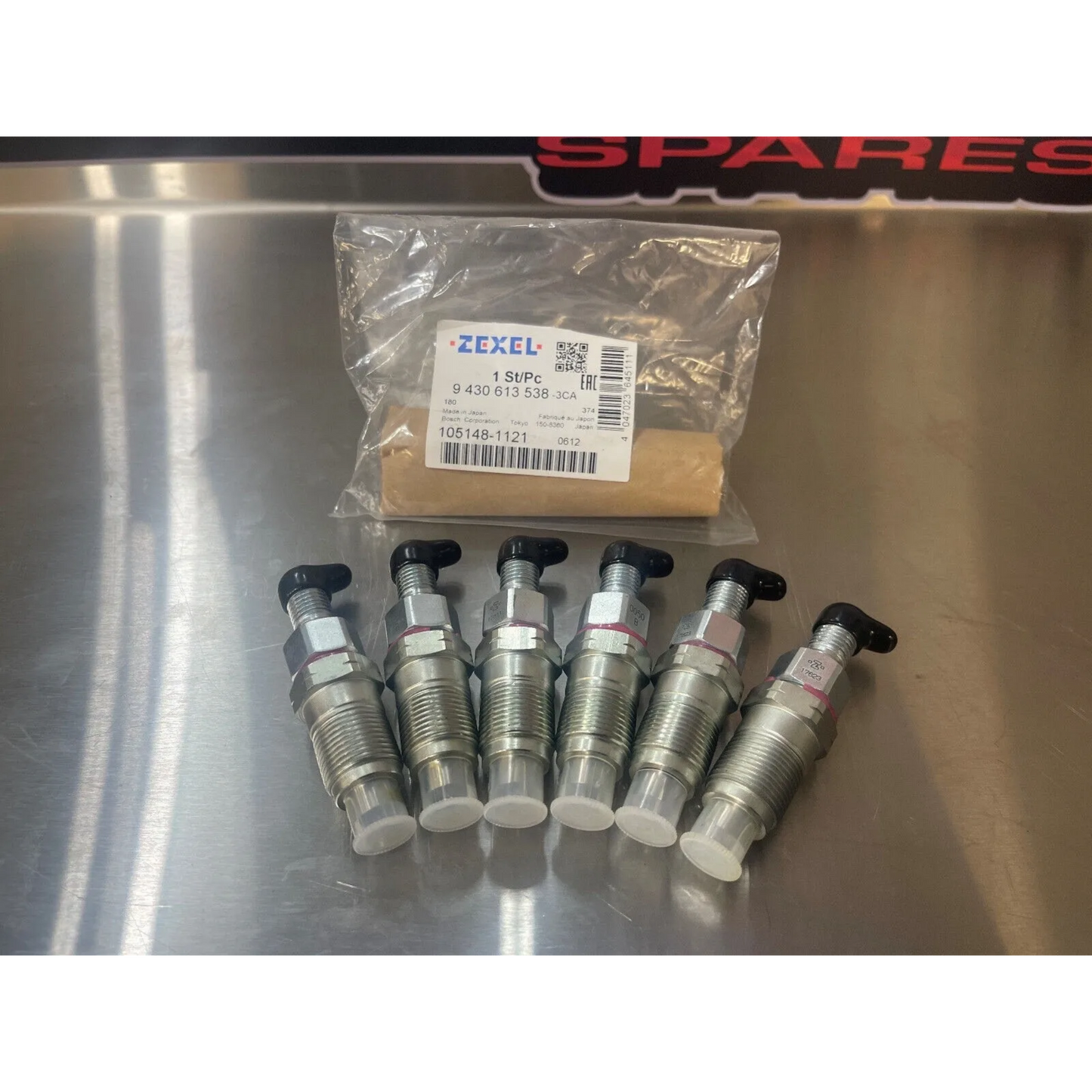 NEW GENUINE ZEXEL NISSAN TD42 INJECTORS 5148-112 with washer kit